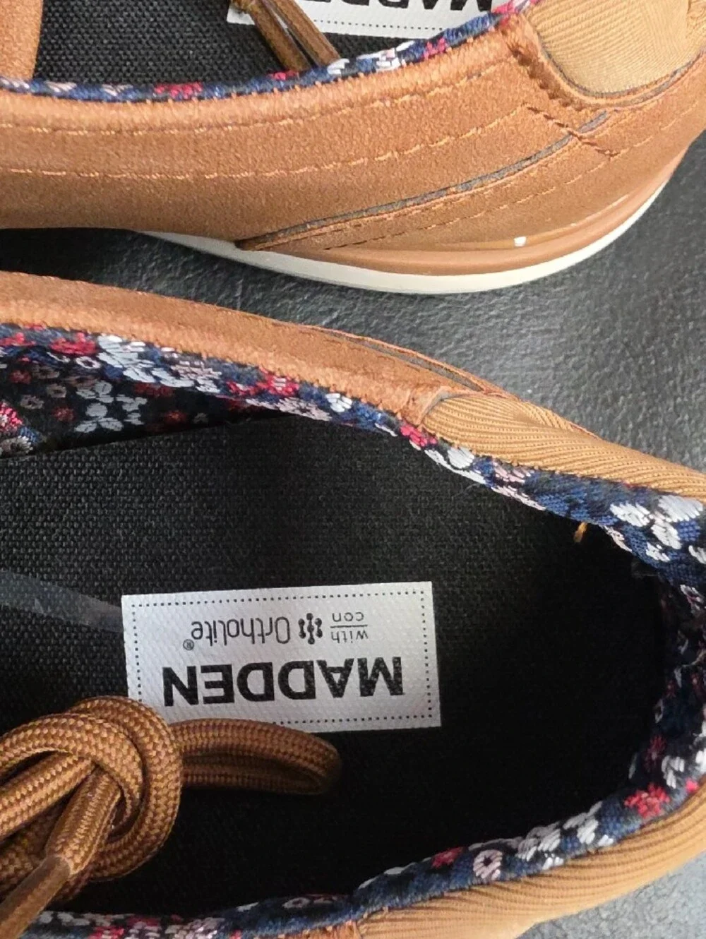 Men's Casual Lace-Up Shoes in Tan